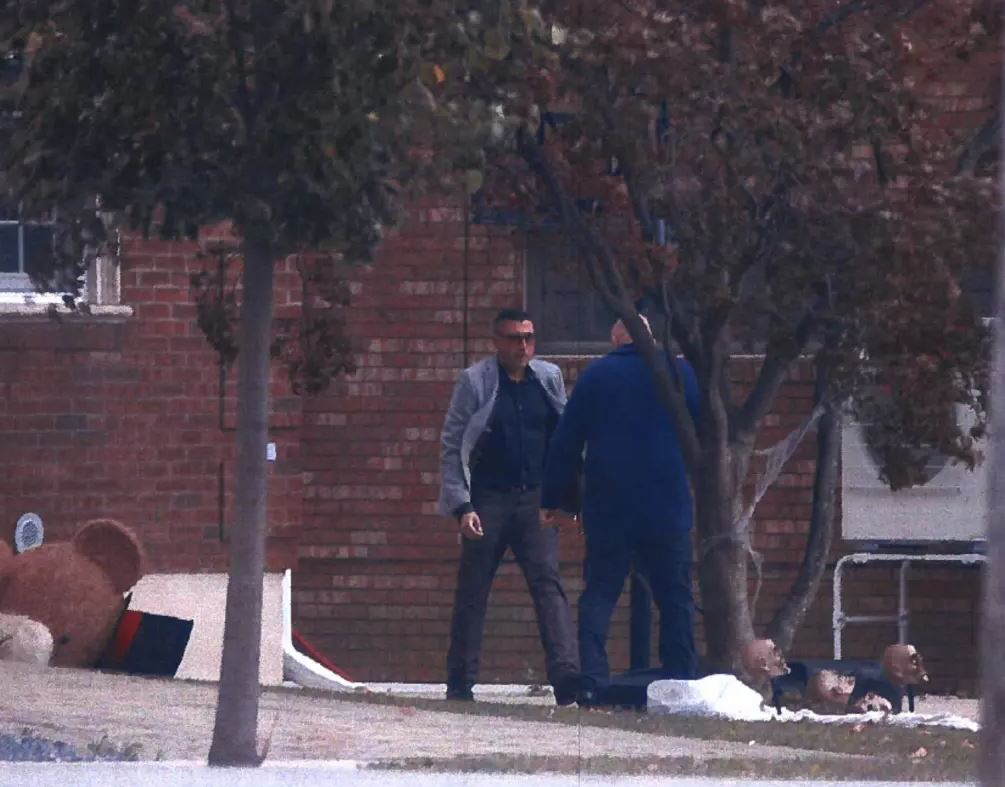 На фото: Диего «Дэнни» Тантильо, 48 лет, из Фрихолда, штат Нью-Джерси, и Анджело «Фифи» Градилоне, 57 лет, из Стейтен-Айленда, входят в число десяти предполагаемых мафиози Гамбино, которым федералы в этом месяце предъявили обвинение.